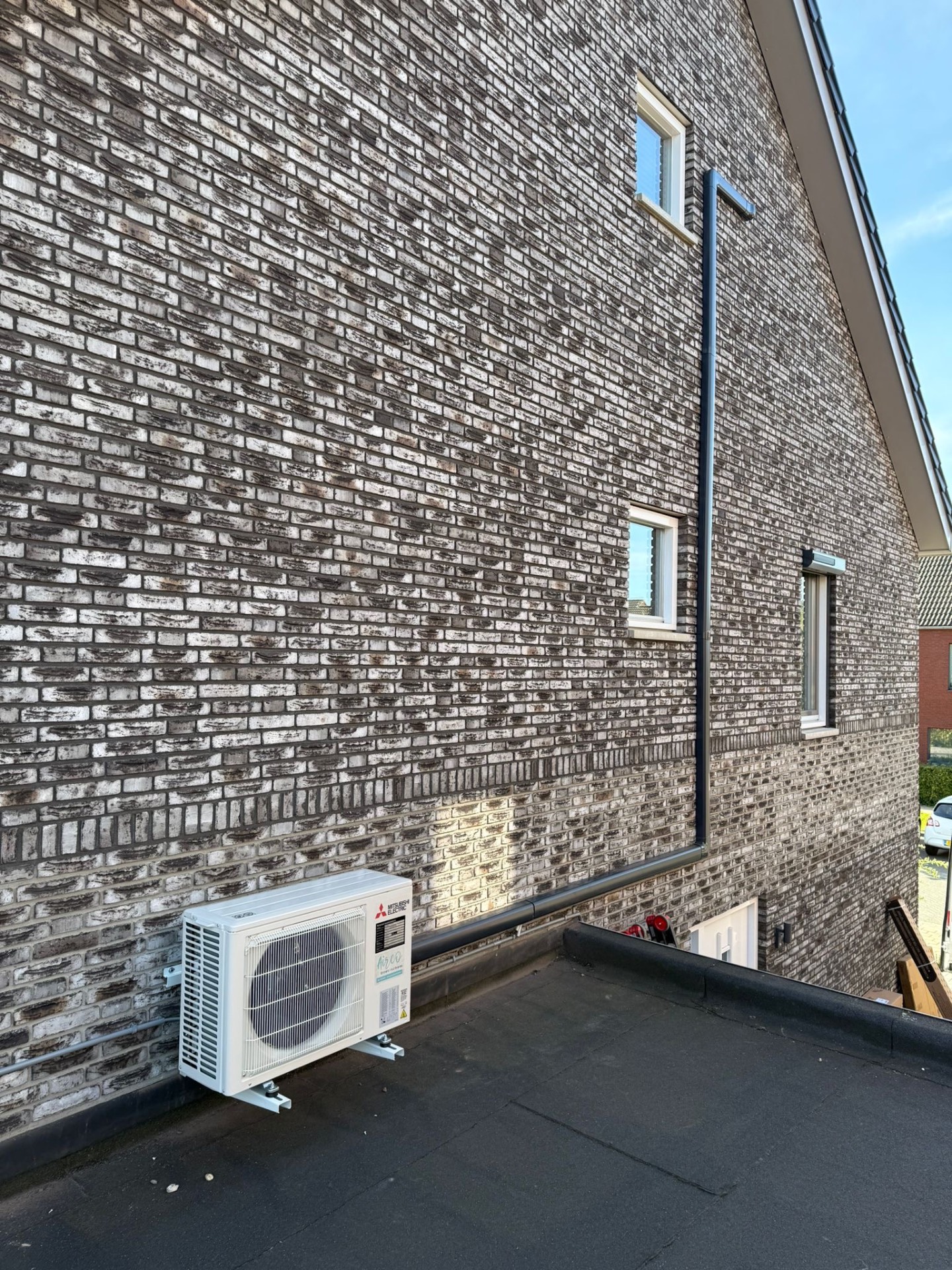 Mitsubishi Electric airco met leidingwerk op maat